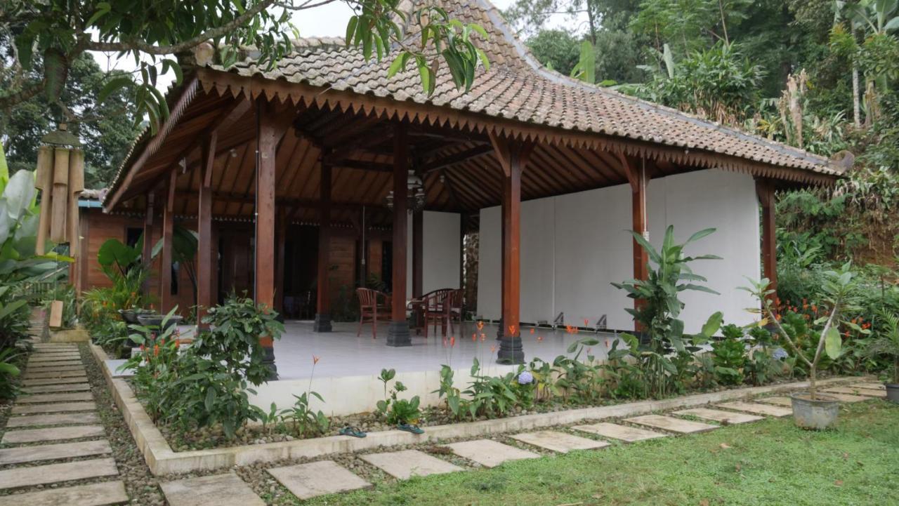 Kemuning Sanggar Pantcha Indra 게스트하우스 외부 사진